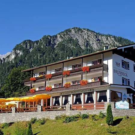 Brunneck Hotel